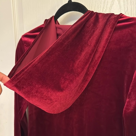 Like New: Forever 21 Red Velvet Bodysuit - Picture 4 of 11